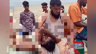 কুয়াকাটায় উত্তাল ঢেউয়ে ভেসে যাচ্ছিলেন পর্যটক, উদ্ধার করলেন জেলেরা