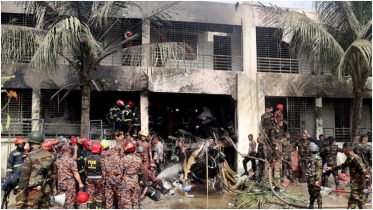 মাইলস্টোন ট্র্যাজেডি: দগ্ধ শিক্ষিকা ফারজানা ইয়াসমিন হাসপাতাল থেকে ছাড়পত্র পেলেন, আইসিইউতে এখনও ২ জন