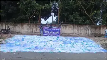 কোষ্টগার্ডৈর অভিযানে ভোলায় প্রায় ৭ কোটি টাকার অবৈধ কারেন্ট জাল, পলিথিন, আতশবাজি ও বিদেশি সিগারেট জব্দ