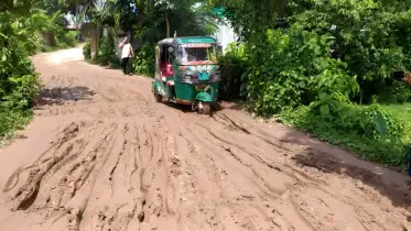 তিতাসে রাস্তা সংস্কারের অভাবে দুর্ভোগে লক্ষাধিক পথচারী, ঝুঁকিতে যান চলাচল