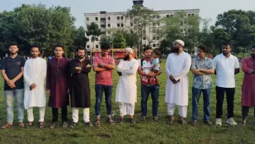 রাজনীতি নিষিদ্ধ ক্যাম্পাসে ছাত্রদলের কেন্দ্রীয় নেতাদের সাথে নিয়ে খেলা উদ্বোধন করলেন বেরোবি প্রক্টর