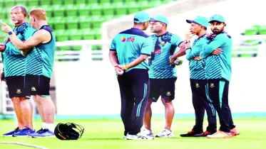 পাকিস্তানে চোখ রেখে আমিরাত যাচ্ছে টাইগাররা