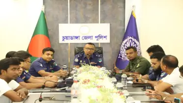 ঈদুল আযহা সামনে রেখে চুয়াডাঙ্গায় পুলিশ সুপারের সঙ্গে পশুহাট ইজারাদার-ব্যবসায়ীদের মতবিনিময়