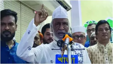 বাংলাদেশের মানুষ ধর্মপ্রাণ, ধর্মান্ধ নয় : ইফতার মাহফিলে আবদুল মঈন খান