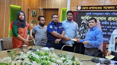 লক্ষ্মীপুরে জুলাই শহীদের ১৭ পরিবার পেলেন আর্থিক অনুদান