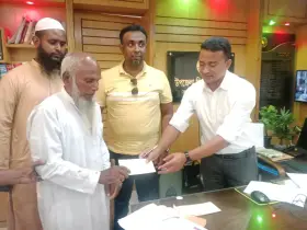 কালিয়াকৈরে যাকাতের অর্থের চেক বিতরণ