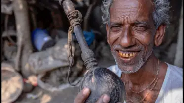 হারিয়ে যাচ্ছে ঐতিহ্যবাহী গ্রামগঞ্জের হুক্কা