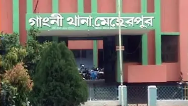 গাংনীতে ককটেল ফাটিয়ে ছিনতাই