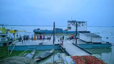 ৫ মাস পর চিলমারী-রৌমারী ফেরি চলাচল শুরু