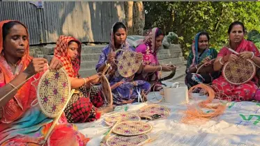 নিকলীতে হাতপাখার হাওয়ায় ঘুরছে সংসারের চাকা