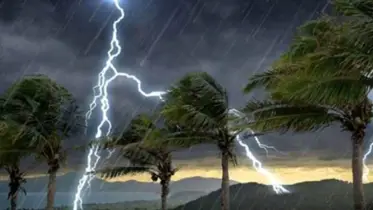 বজ্রপাতে আতঙ্কে কুমিল্লাবাসী; সচেতনতায় জোর দিচ্ছে প্রশাসন