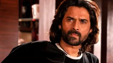ভক্তদের কাঁদিয়ে অকালেই চলে গেলেন জনপ্রিয় বলিউড অভিনেতা!