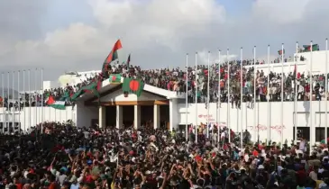 বিচারের রোডম্যাপে রাস্তায় নামছে শহীদ পরিবার: জুলাই অভ্যুত্থানের বিপ্লবীদের ক্ষোভ ও কড়া হুশিয়ারি