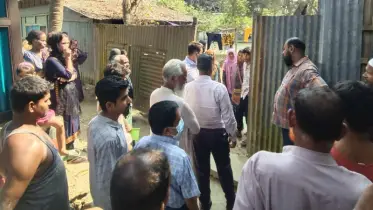 সরকারি রাস্তা দখল করে নিষিদ্ধ ছাত্রলীগ নেতার ঘর ও গেট নির্মাণ