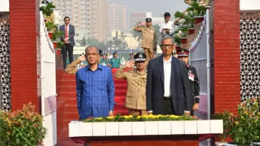 পুলিশ স্মৃতিসৌধে স্বরাষ্ট্র উপদেষ্টা, প্রধান উপদেষ্টার বিশেষ সহকারী, আইজিপি ও ডিএমপি কমিশনারের শ্রদ্ধা নিবেদন