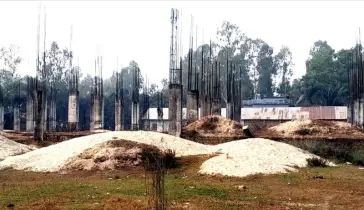 সাত বছরেও শেষ হয়নি নির্মাণ কাজ
