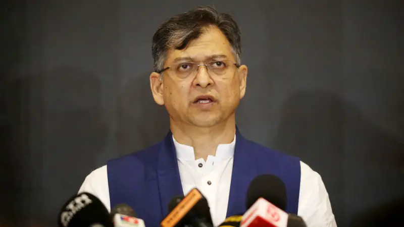 ইস্ট ইন্ডিয়া কোম্পানি ২০০ বছরে যা লুটপাট করেছে তারচেয়ে বেশি লুট করেছে আ. লীগ, তারা ৩০ লাখ কোটি টাকা পাচার করেছে: সালাহউদ্দিন ইস্ট ইন্ডিয়া কোম্পানি ২০০ বছরে যা লুটপাট করেছে তারচেয়ে বেশি লুট করেছে আ. লীগ, তারা ৩০ লাখ কোটি টাকা পাচার করেছে: সালাহউদ্দিন