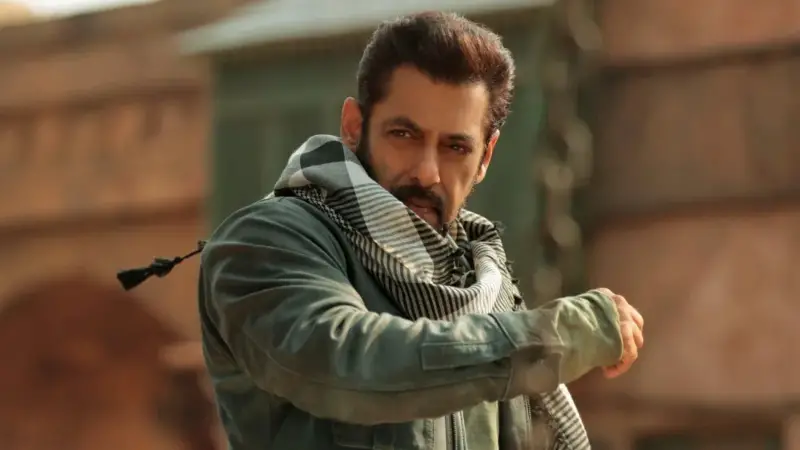 ‘সুইসাইড ডিজিজ’ নামক মস্তিষ্কের জটিল রোগে আক্রান্ত সালমান খান! ‘সুইসাইড ডিজিজ’ নামক মস্তিষ্কের জটিল রোগে আক্রান্ত সালমান খান!
