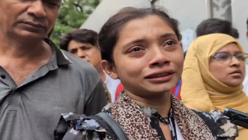 মা মা বলে চিৎকার করে কাঁদল ছোট শিশু, শেষ দেখা হল না মা মা বলে চিৎকার করে কাঁদল ছোট শিশু, শেষ দেখা হল না