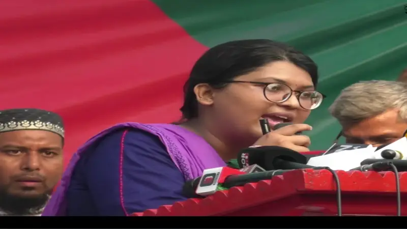 ছাত্র-জনতাকে প্রকাশ্যে হত্যা করা হাসিনা ও খুনীদের সবার জনসম্মুখে ফাঁসি চাই: জুলাই শহীদের বোন