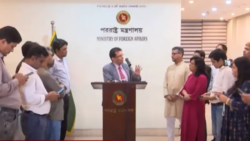 আমরা সার্বভৌম রাষ্ট্র, যার সাথে ইচ্ছা তার সাথেই কথা বলব, কে কী বলল তাতে কিছু যায় আসে না: নিরাপত্তা উপদেষ্টা আমরা সার্বভৌম রাষ্ট্র, যার সাথে ইচ্ছা তার সাথেই কথা বলব, কে কী বলল তাতে কিছু যায় আসে না: নিরাপত্তা উপদেষ্টা
