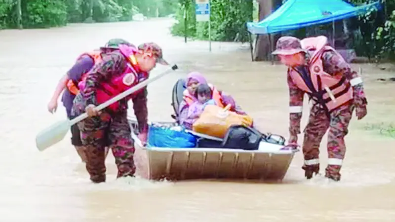 বন্যার কবলে মালয়েশিয়া ও ইন্দোনেশিয়া বন্যার কবলে মালয়েশিয়া ও ইন্দোনেশিয়া