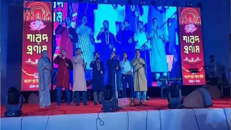 পূজামণ্ডপে ‘ইসলামি গান’, আসল সত্যটা কী? পূজামণ্ডপে ‘ইসলামি গান’, আসল সত্যটা কী?