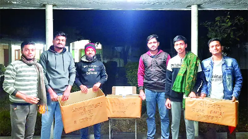 শীতার্তদের উষ্ণতা দেয় যে বক্স শীতার্তদের উষ্ণতা দেয় যে বক্স