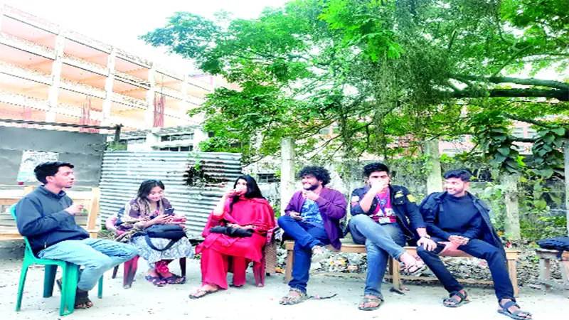 চায়ের কাপে ঝড় চায়ের কাপে ঝড়