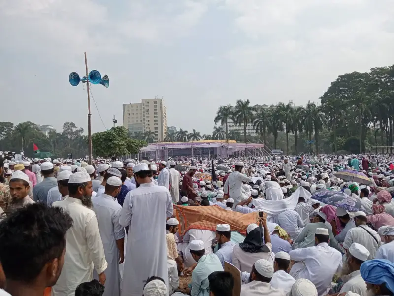 সোহরাওয়ার্দী উদ্যানে আলেম-ওলামাদের ঢল সোহরাওয়ার্দী উদ্যানে আলেম-ওলামাদের ঢল