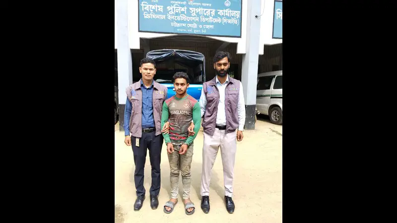 হত্যাকাণ্ডে গ্রেপ্তার যুবক হত্যাকাণ্ডে গ্রেপ্তার যুবক
