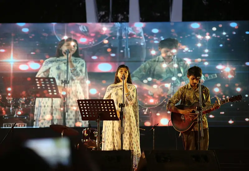 গণঅভ্যুত্থানের সাক্ষ্যবহ সাংস্কৃতিক পরিবেশনা ‘জুলাই জাগরণী’ গণঅভ্যুত্থানের সাক্ষ্যবহ সাংস্কৃতিক পরিবেশনা ‘জুলাই জাগরণী’