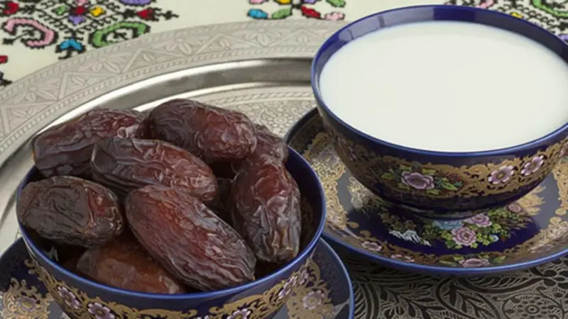 রাসূল (সা.) যেভাবে খাবার খেতেন রাসূল (সা.) যেভাবে খাবার খেতেন