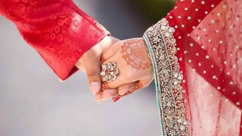 নারীর বেশি বয়সে বিয়ে হলে যে সমস্যা হতে পারে! নারীর বেশি বয়সে বিয়ে হলে যে সমস্যা হতে পারে!
