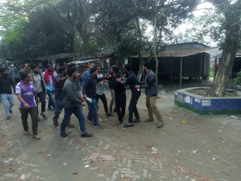 গোপালগঞ্জে নিষিদ্ধ ছাত্রলীগের হামলায় আহত দুই সমন্বয়ক গোপালগঞ্জে নিষিদ্ধ ছাত্রলীগের হামলায় আহত দুই সমন্বয়ক