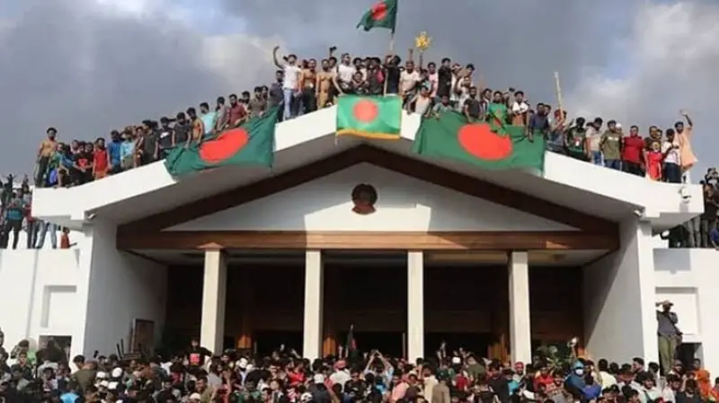 ৫ই আগস্টকে ’জুলাই গণ-অভ্যুত্থান’ দিবস হিসেবে রাষ্ট্রীয়ভাবে পালন করা হবে ৫ই আগস্টকে ’জুলাই গণ-অভ্যুত্থান’ দিবস হিসেবে রাষ্ট্রীয়ভাবে পালন করা হবে