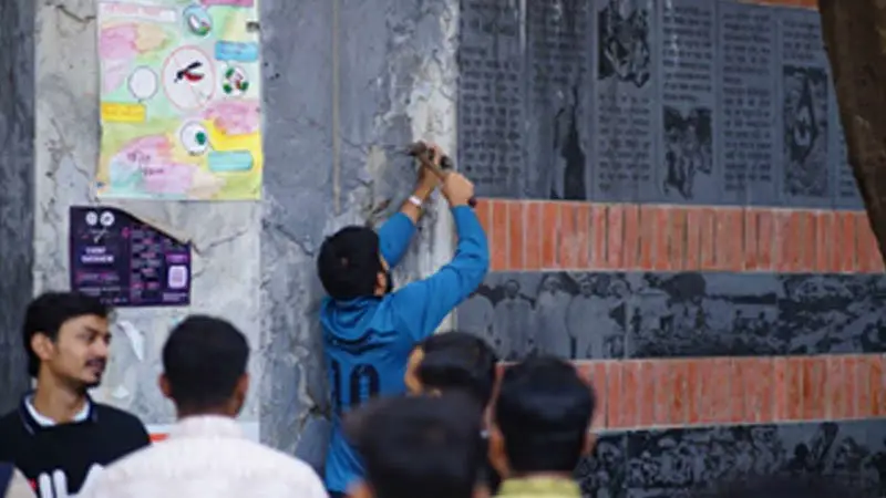 ভেঙে ফেলা হলো ৭ মার্চ ভাষণের ভাস্কর্য ভেঙে ফেলা হলো ৭ মার্চ ভাষণের ভাস্কর্য