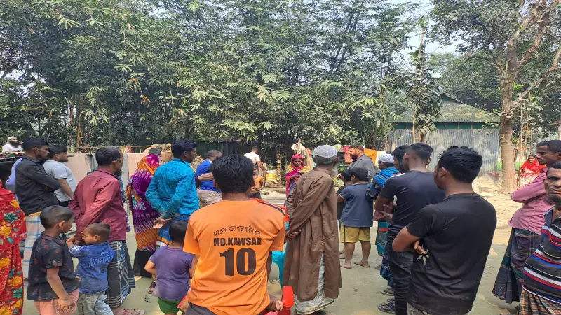 গফরগাঁওয়ে বিষাক্ত হুইসকি খেয়ে ৩ জনের মৃত্যু গফরগাঁওয়ে বিষাক্ত হুইসকি খেয়ে ৩ জনের মৃত্যু