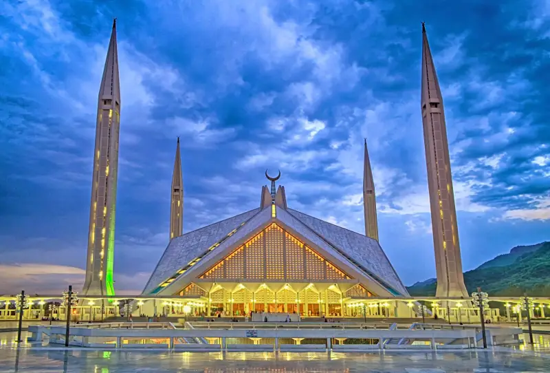 দক্ষিণ এশিয়ার বৃহৎ মসজিদ ’ফয়সাল’ দক্ষিণ এশিয়ার বৃহৎ মসজিদ ’ফয়সাল’