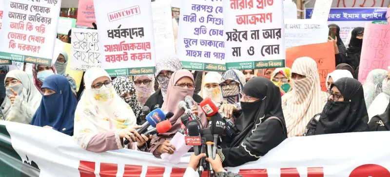৫ দাবিতে মাঠে নামল জামায়াতের মহিলা বিভাগ ৫ দাবিতে মাঠে নামল জামায়াতের মহিলা বিভাগ