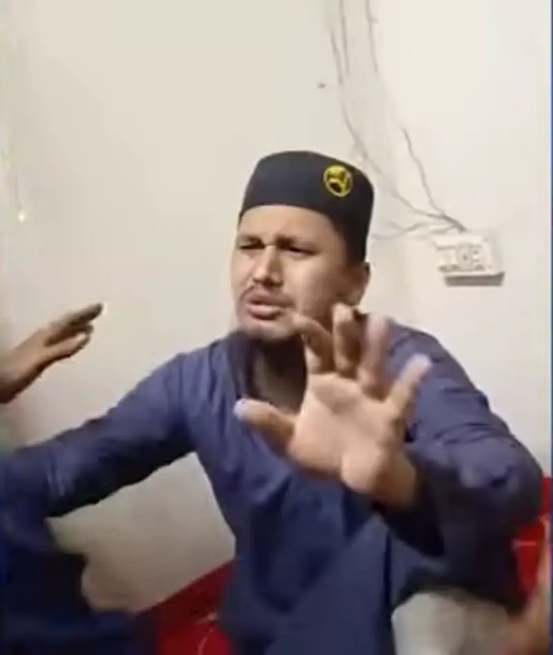 মাথা ও শরীর টেপানোর কথা বলে ২য় শ্রেনীর ছাত্রকে বলাৎকার, মাদ্রাসা শিক্ষক আটক মাথা ও শরীর টেপানোর কথা বলে ২য় শ্রেনীর ছাত্রকে বলাৎকার, মাদ্রাসা শিক্ষক আটক