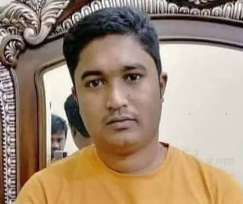 চাটখিলে গলায় ফাঁস দিয়ে যুবকের আত্মহত্যা চাটখিলে গলায় ফাঁস দিয়ে যুবকের আত্মহত্যা