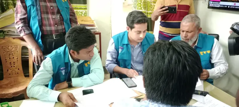 বিআরটিএ’র ৩৫টি জেলা কার্যালয়ে একযোগে অভিযান বিআরটিএ’র ৩৫টি জেলা কার্যালয়ে একযোগে অভিযান