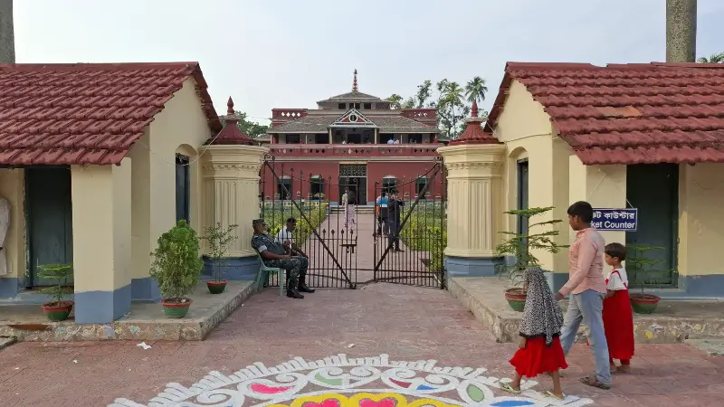 শিলাইদহে রবীন্দ্র জন্মজয়ন্তীর উদ্বোধন ফারুকীর কণ্ঠে লালন-হাসনকে জাতীয় মর্যাদা দেয়ার আহ্বান শিলাইদহে রবীন্দ্র জন্মজয়ন্তীর উদ্বোধন ফারুকীর কণ্ঠে লালন-হাসনকে জাতীয় মর্যাদা দেয়ার আহ্বান