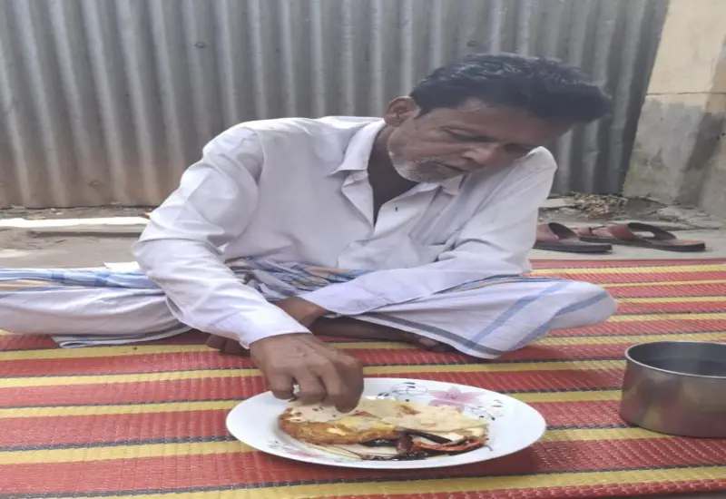 ভাত না খেয়েই ৫৩ বছর পার করলেন নরসিংদীর রহমত আলী ভাত না খেয়েই ৫৩ বছর পার করলেন নরসিংদীর রহমত আলী