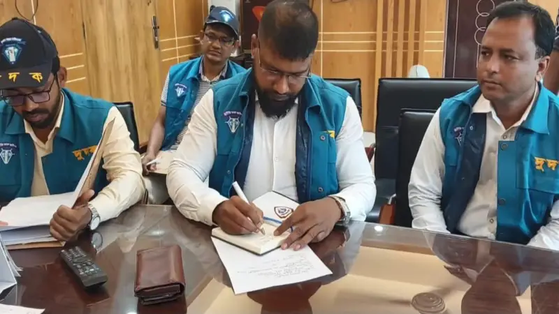 মাদারীপুরে ২৫০ শয্যা হাসপাতালের দরপত্রে অনিয়মের অভিযোগে দুদকের অভিযান মাদারীপুরে ২৫০ শয্যা হাসপাতালের দরপত্রে অনিয়মের অভিযোগে দুদকের অভিযান