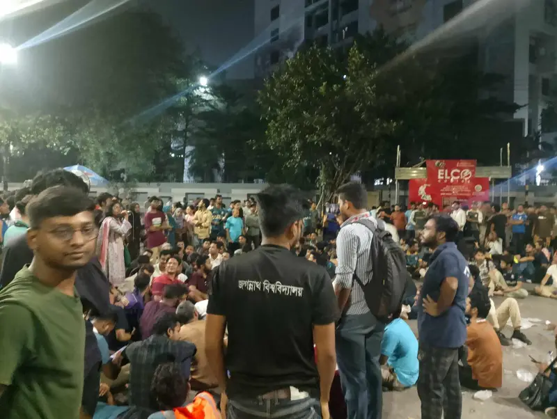 টানা আট ঘন্টা আন্দোলনে জবি শিক্ষক-শিক্ষার্থীরা সরকার থেকে আসেনি কোনো বার্তা টানা আট ঘন্টা আন্দোলনে জবি শিক্ষক-শিক্ষার্থীরা সরকার থেকে আসেনি কোনো বার্তা