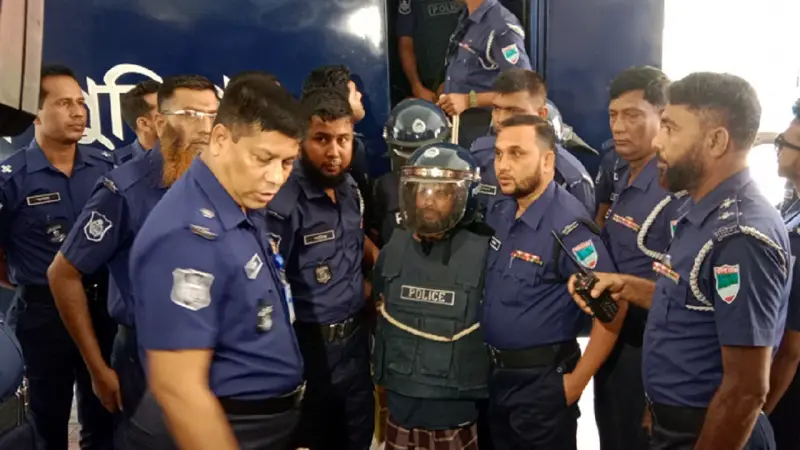 শিশু আছিয়া ধর্ষণ ও হত্যা মামলায় হিটু শেখের মৃত্যুদণ্ড, খালাস ৩ শিশু আছিয়া ধর্ষণ ও হত্যা মামলায় হিটু শেখের মৃত্যুদণ্ড, খালাস ৩