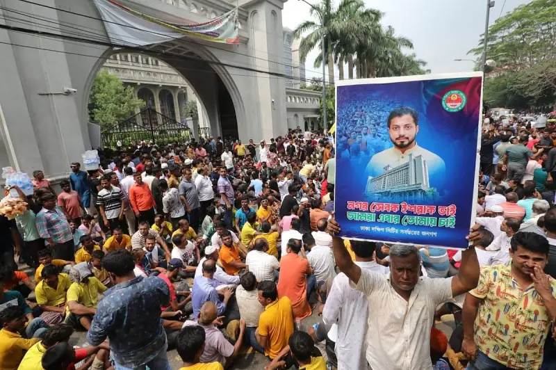 ইশরাক না জিতলে ঘরে নয়, রাজপথেই থাকবেন সমর্থকরা ইশরাক না জিতলে ঘরে নয়, রাজপথেই থাকবেন সমর্থকরা