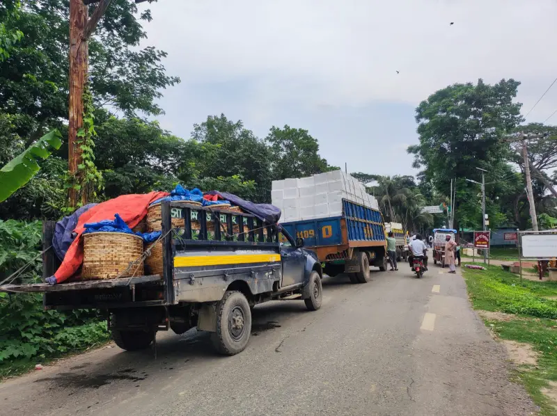 ভারতের নিষেধাজ্ঞায় আখাউড়া স্থলবন্দরে অচলাবস্থা ভারতের নিষেধাজ্ঞায় আখাউড়া স্থলবন্দরে অচলাবস্থা